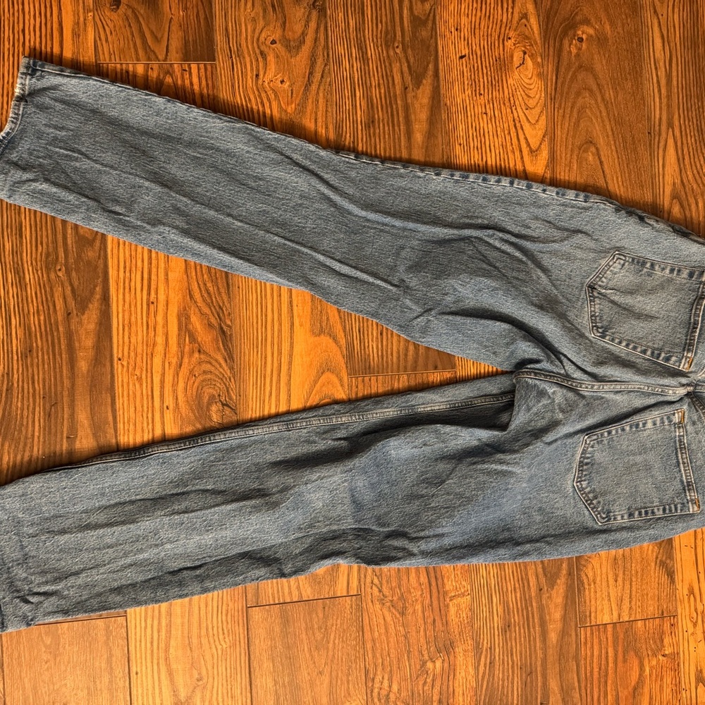 Abercrombie & Fitch Women's Light Blue Jeans - Picture 3 of 3